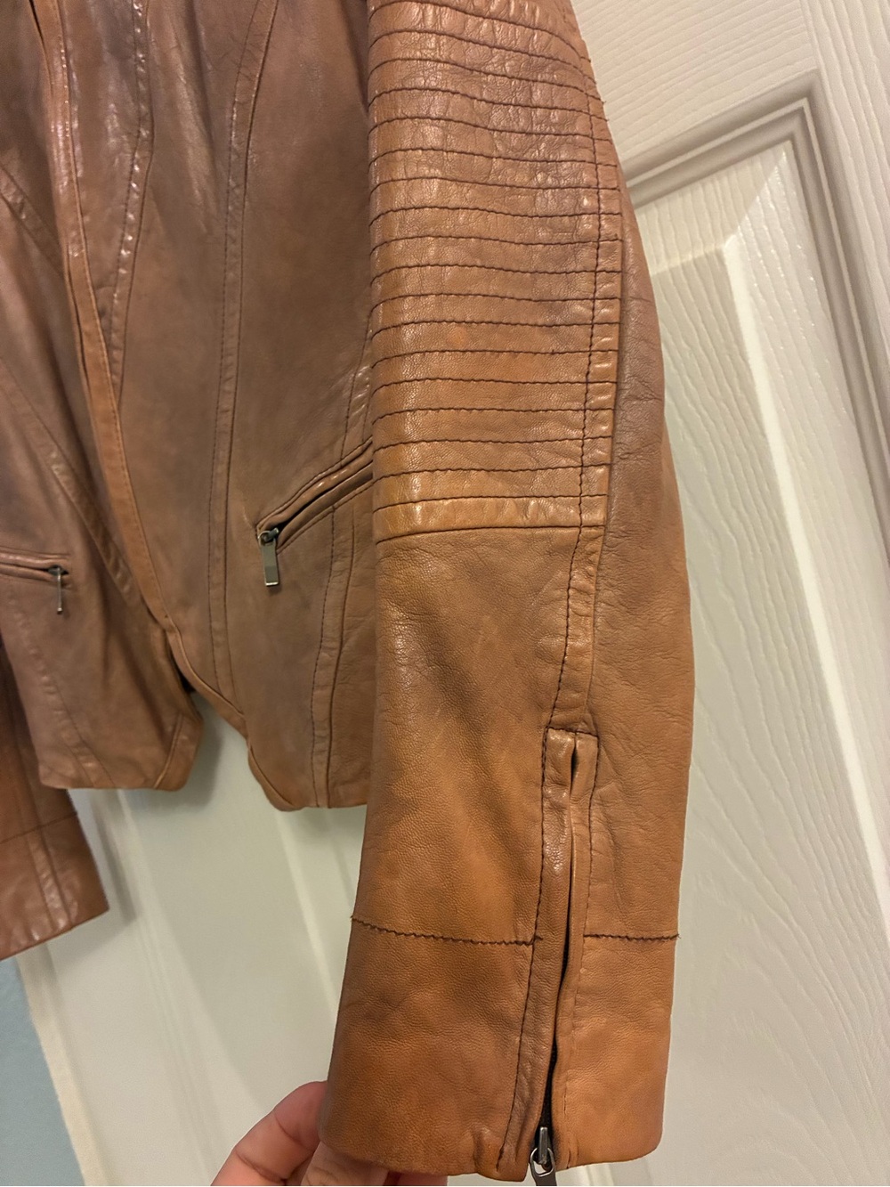 Banana Republic Tan/Brown Women Leather Zip-Front Jacket. Size Small/Medium. - Picture 10 of 16